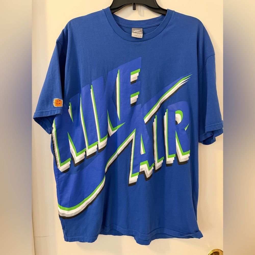 Vintage 90’s 3D Nike Air Swoosh graphic t-shirt in Men’s XL